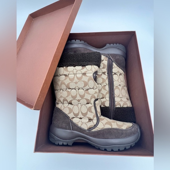 Coach Brown Signature Sonya Fabic Suede Faux Fur Women’s Size 10 Boots NEW NWT - Picture 1 of 9